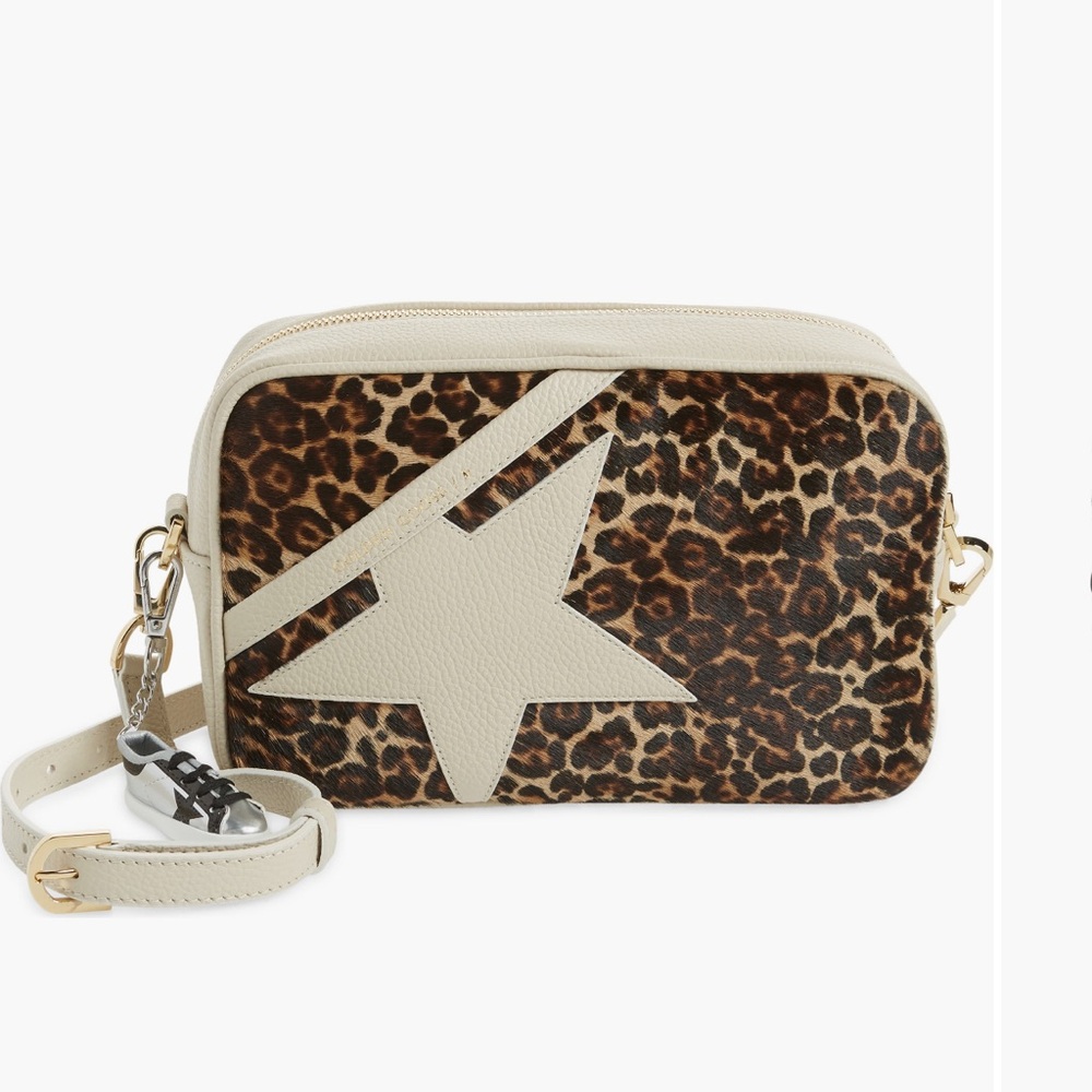 Golden Goose Star Metallic Leather Camera Bag

Color: Ivory/ Brown